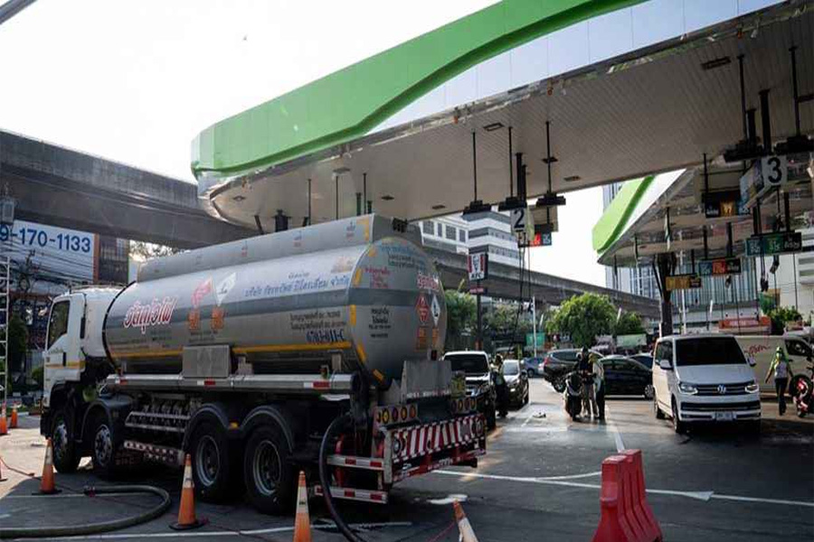 পেট্রোল রপ্তানি বন্ধ করছে রাশিয়া