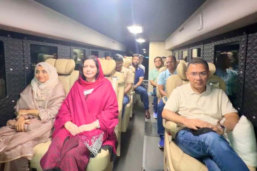 গুলশান থেকে বগুড়ার পথে প্রধানমন্ত্রী