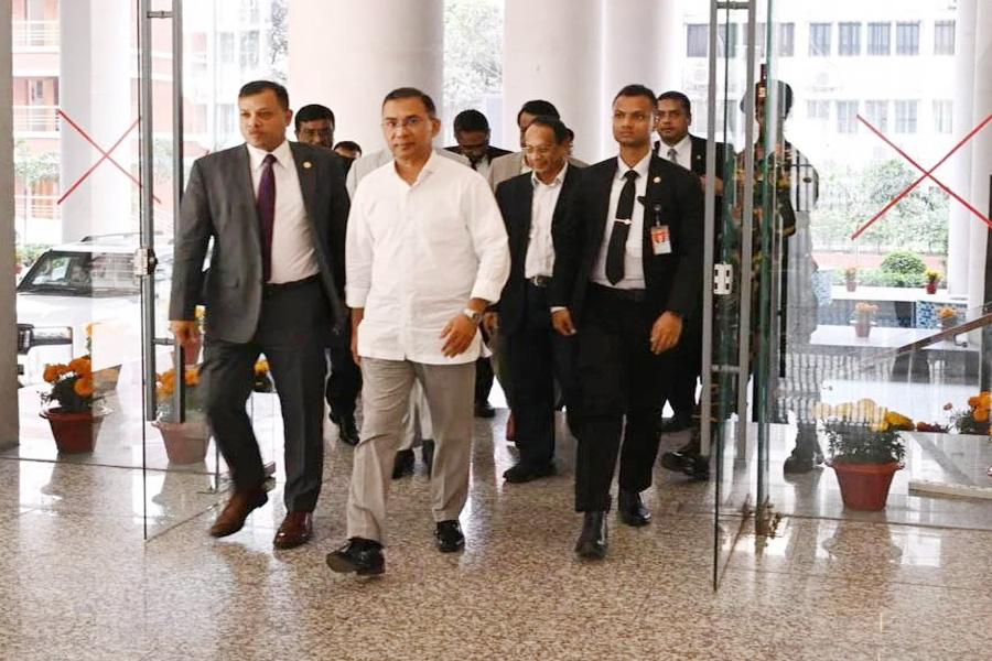 সচিবালয়ে প্রধানমন্ত্রী তারেক রহমান