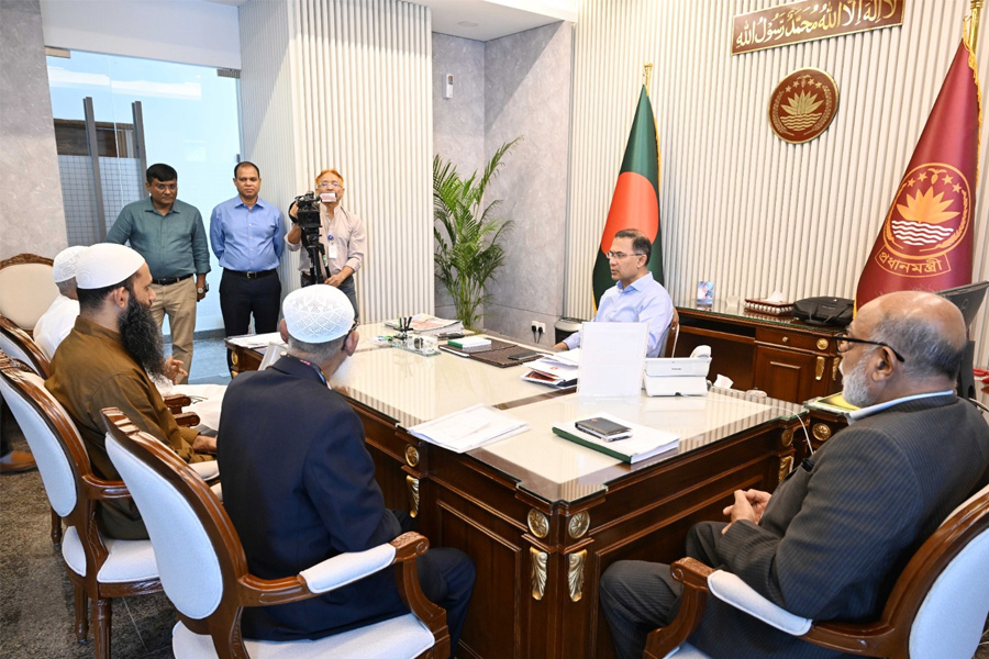 প্রধানমন্ত্রীর সঙ্গে ওয়াকফ প্রশাসকের সাক্ষাৎ