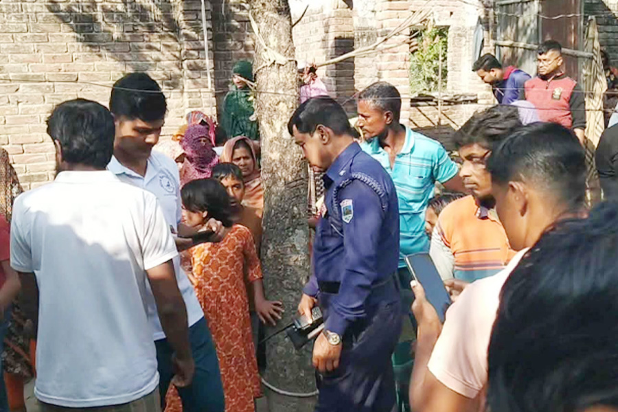 আটঘরিয়ায় নেশার টাকার জন্য বাবাকে কুপিয়ে হত্যা