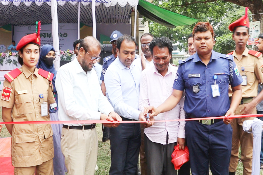 পাবনায় উৎসবমুখর পরিবেশে ‘‌জব ফেয়ার' অনুষ্ঠিত