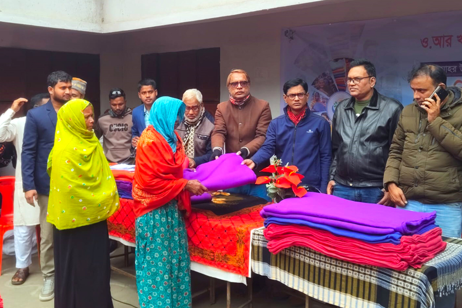ও আর খান চ্যারিটেবল ফাউন্ডেশনের উদ্যোগে কম্বল বিতরণ