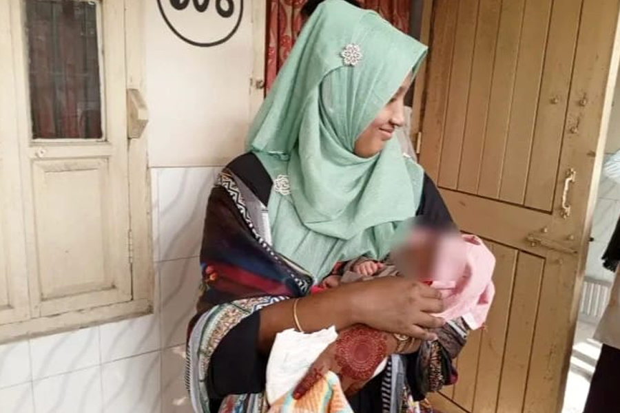 চিরকুট লিখে শিশুকে হাসপাতালে রেখে পালালেন মা, অতঃপর...