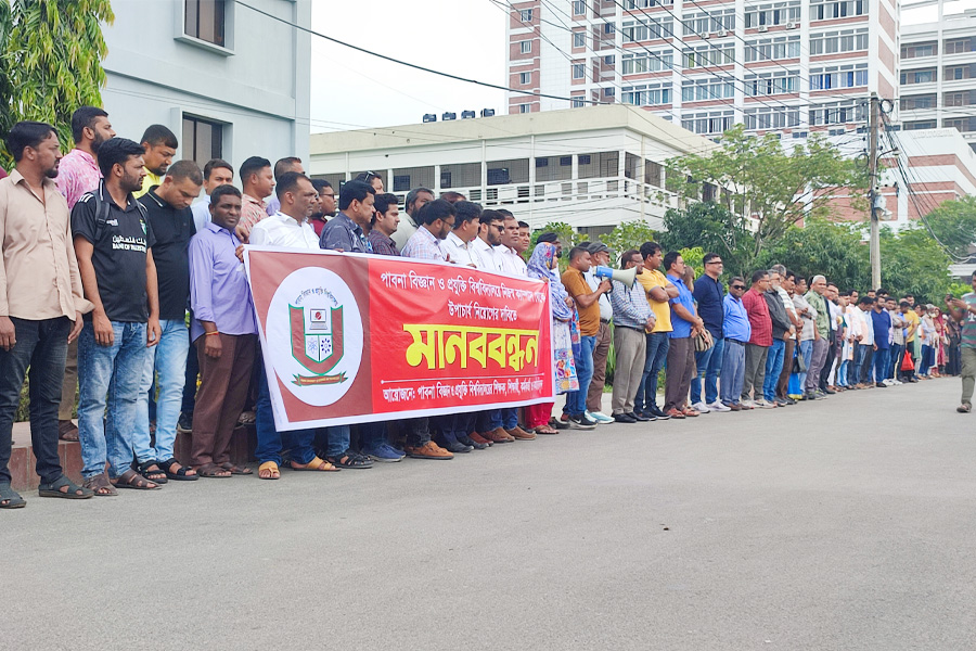 ভিসি শুন্য, নিজস্ব ক্যাম্পাস থেকে নিয়োগের দাবি
