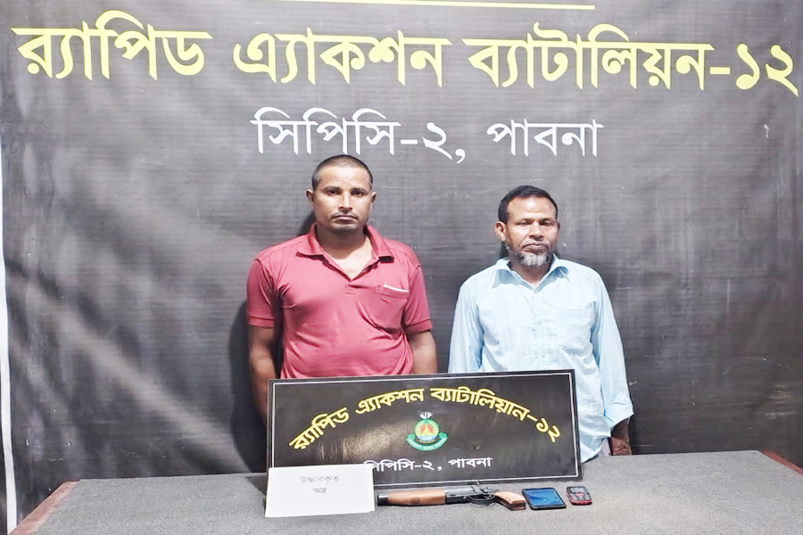 পাবনায় র‌্যাবের অভিযানে বার্মিজগানসহ আটক ২