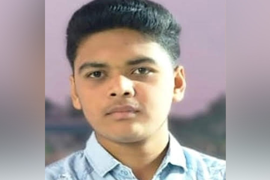 ২ বছর কোমায় থেকে মারা গেল আবির