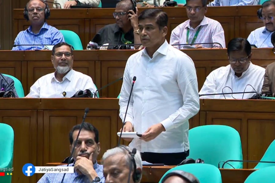 জাতীয় সংসদে ২০২৬-২৭ অর্থবছরের বাজেট আলোচনায় বক্তব্য দেন পানিসম্পদ প্রতিমন্ত্রী ফরহাদ হোসেন আজাদ। ছবি: ভিওডি বাংলা