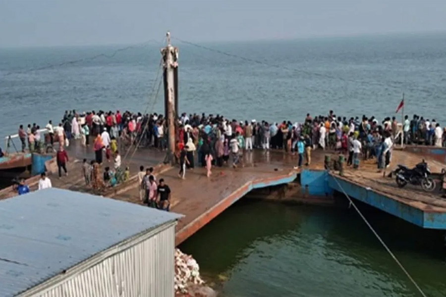 পদ্মায় বাসডুবি: ২৪ জনের মরদেহ উদ্ধার