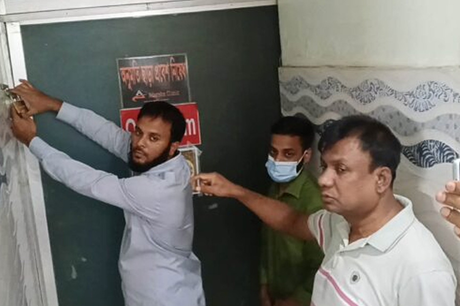 তিন দিনে প্রসূতি ও নবজাতক মৃত্যু, ওটি সিলগালা