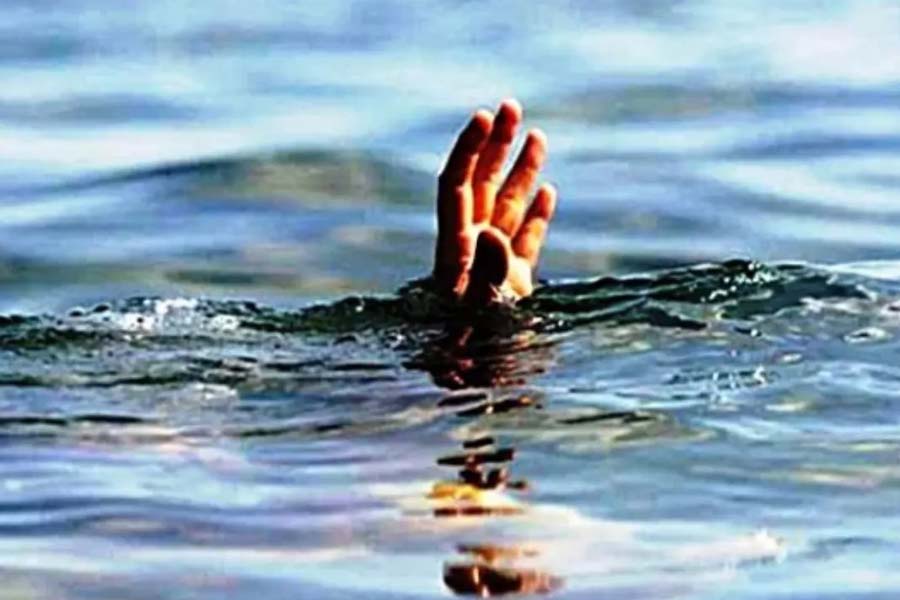 মাছ ধরতে গিয়ে পানিতে ডুবে প্রাণ গেল দুই শিশুর