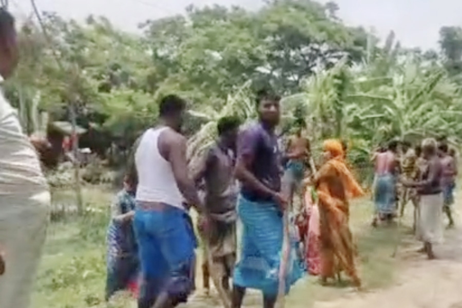 রাঙ্গাবালীতে ঘেরের লিজ ও দখল নিয়ে সংঘর্ষ, নারীসহ আহত ৭