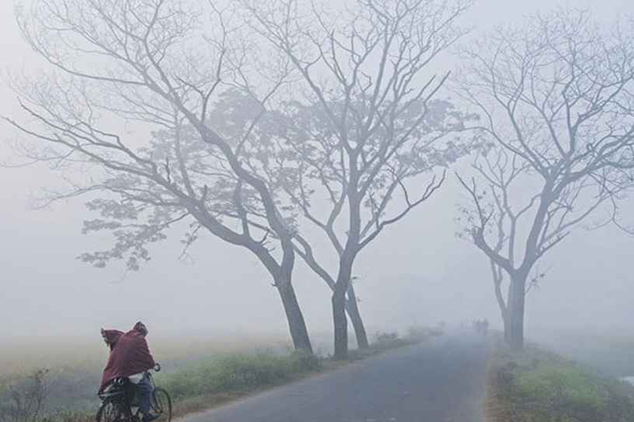 পঞ্চগড়ে হিমেল বাতাসে শীতের তীব্রতা বেড়েছে