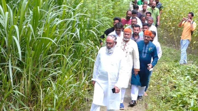 নিহত শিক্ষার্থীর পরিবারের পাশে বিএনপি নেতা পিন্টু