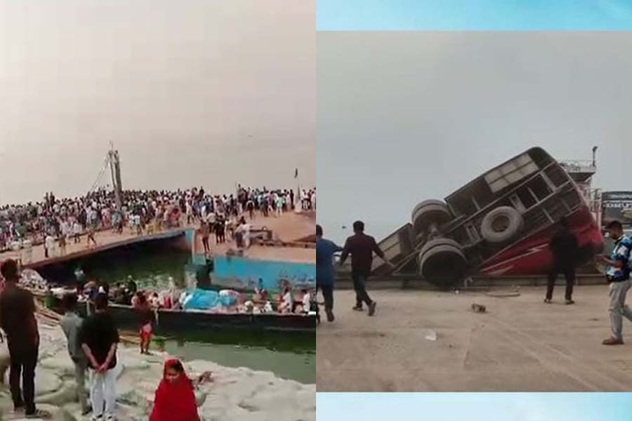 ফেরিতে উঠতে গিয়ে পদ্মায় যাত্রীবাহী বাস, বহু হতাহতের আশঙ্কা