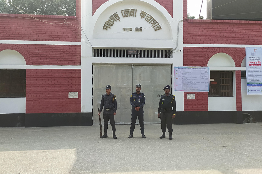 পঞ্চগড় কারাগার থেকে ১৮ কারাবন্দির পোস্টাল ব্যালটে ভোট