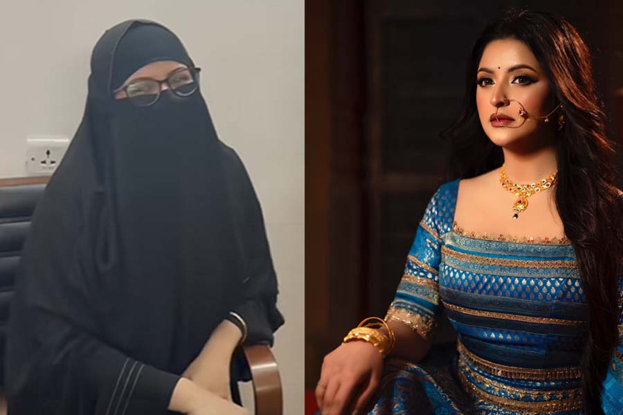 হঠাৎ কালো বোরকায় পরীমণি!