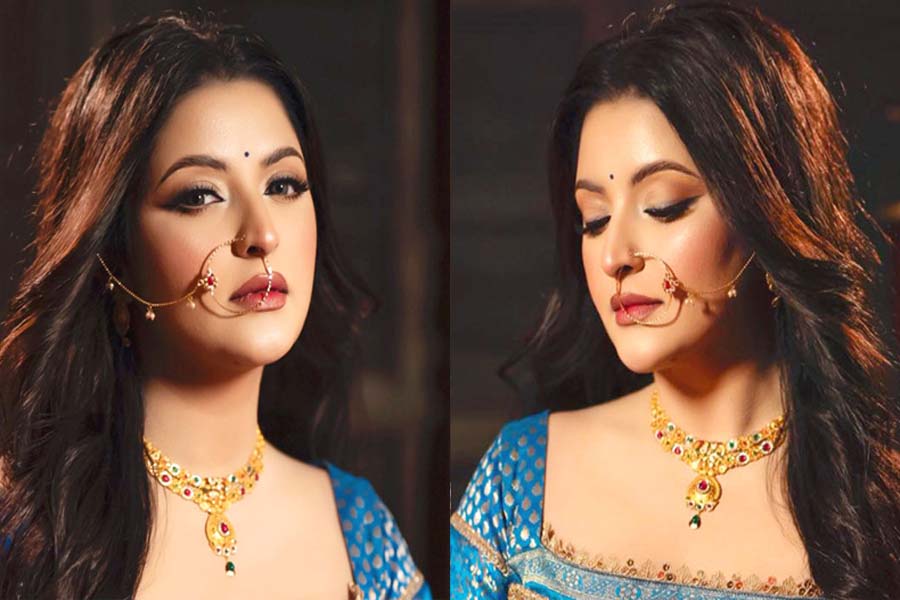 লেহেঙ্গা-গহনায় ঝড় তুললেন পরী মণি