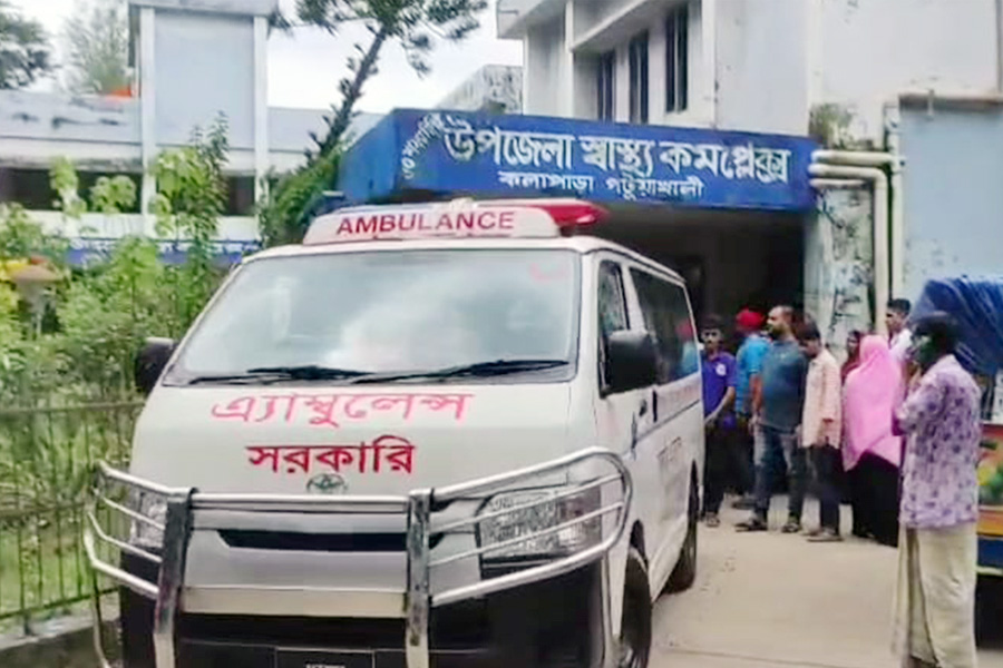 কলাপাড়ায় নিজ ঘরে গৃহবধূকে গলা কেটে হত্যা