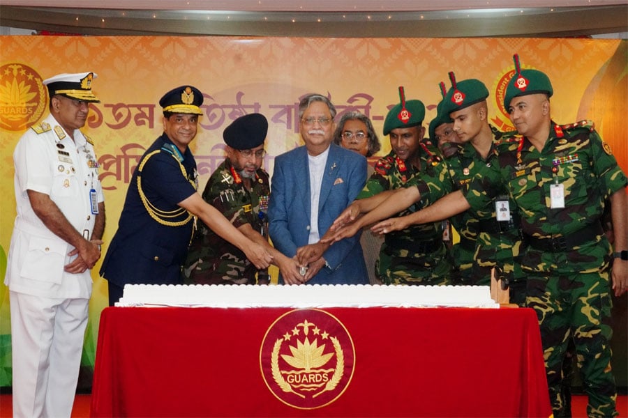 প্রেসিডেন্ট গার্ড রেজিমেন্ট এর ৫১তম প্রতিষ্ঠা বার্ষিকী পালিত