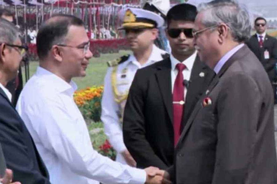 রাষ্ট্রপতি ও প্রধানমন্ত্রীর উপস্থিতিতে স্বাধীনতা দিবসে কুচকাওয়াজ