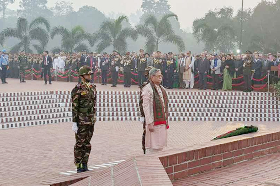 জাতীয় স্মৃতিসৌধে রাষ্ট্রপতি ও প্রধান উপদেষ্টার শ্রদ্ধা