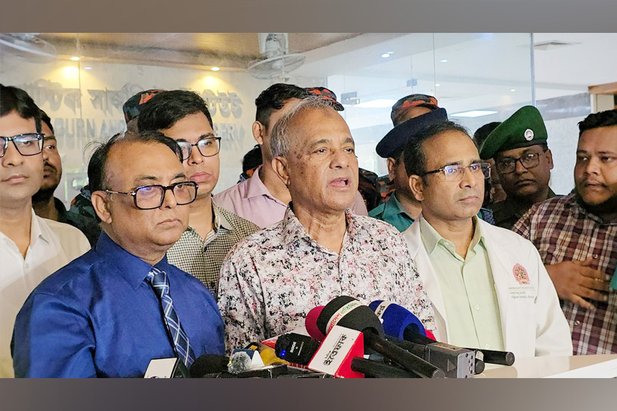 টঙ্গীতে অগ্নিকাণ্ডে আহতদের চিকিৎসা নিশ্চিত করা হবে: স্বরাষ্ট্র উপদেষ্টা