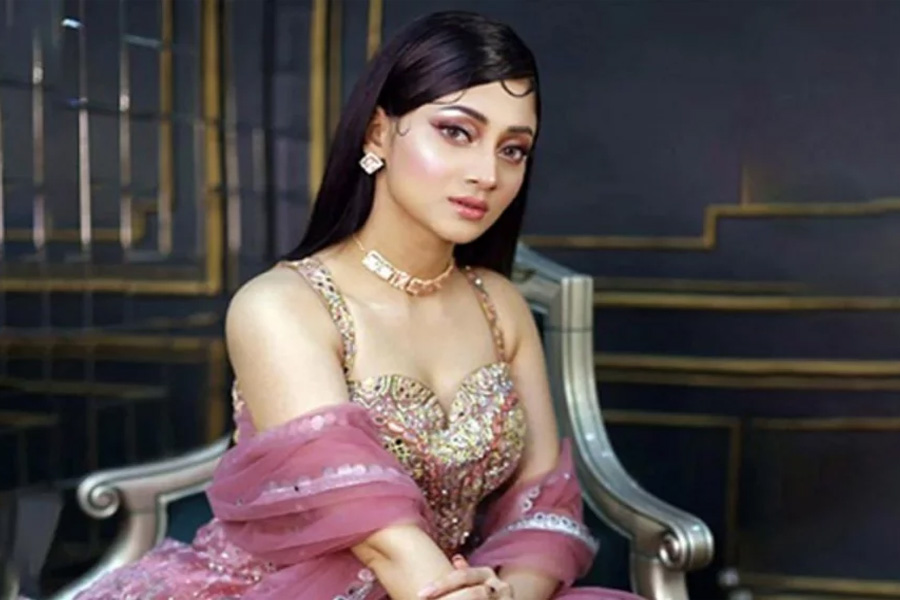 শুটিং সেট থেকে পূজা চেরির ভিডিও ফাঁস