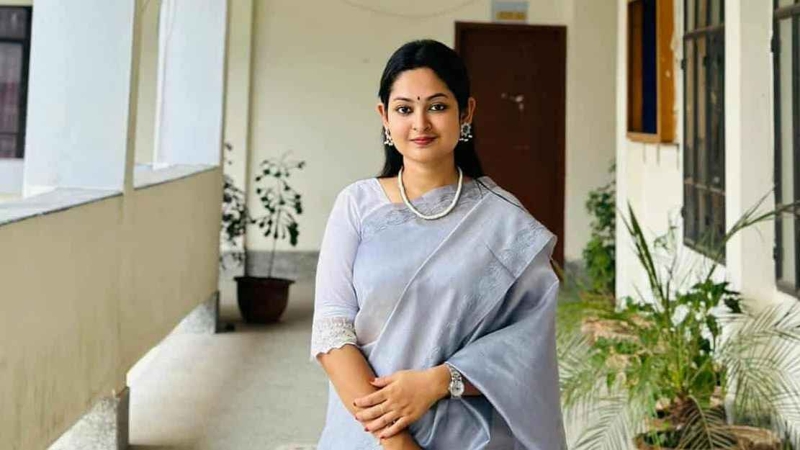 রাজনৈতিক ট্যাগ এড়িয়ে যাওয়া সেই এষা এখন ছাত্রদলের নেতা