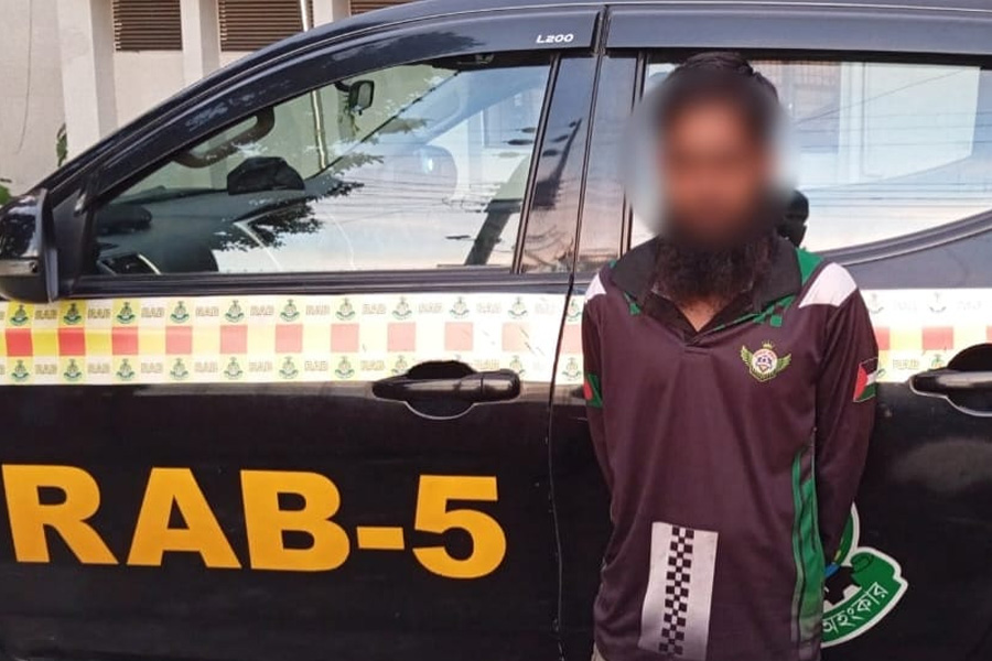 গোদাগাড়ীতে কিশোর হত্যার পলাতক আসামি কলিম গ্রেফতার