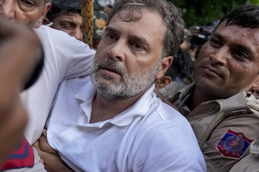 দিল্লিতে প্রশ্নপত্র ফাঁসের প্রতিবাদে শিক্ষার্থীদের বিক্ষোভে পুলিশের অভিযান ঘিরে নতুন করে উত্তপ্ত হয়েছে ভারতের রাজনৈতিক অঙ্গন। ছবি: সংগৃহীত