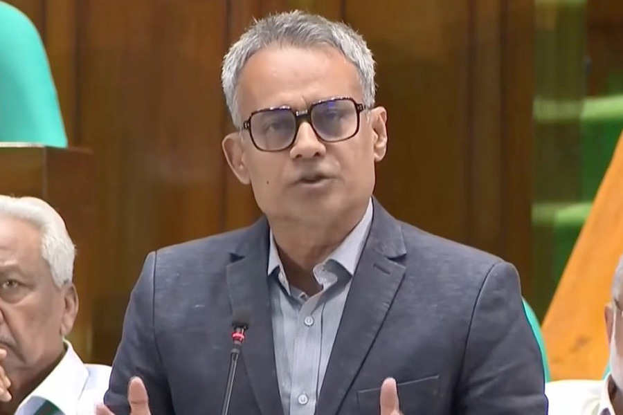 ভারত থেকে আসছে ২শ’ ব্রডগেজ কোচ