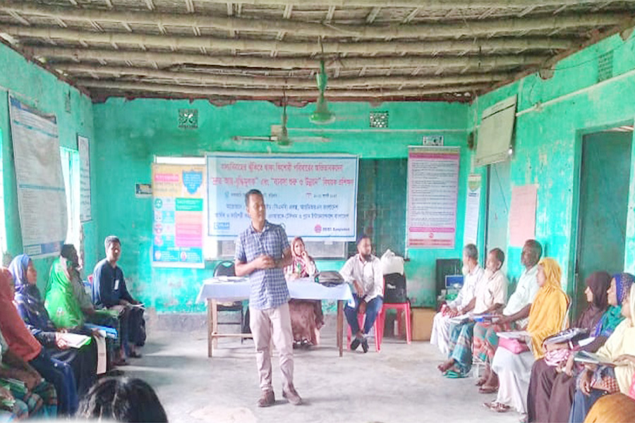রাজারহাটে বাল্যবিয়ের ঝুঁকিতে থাকা কিশোরীর অভিভাবকদের প্রশিক্ষণ