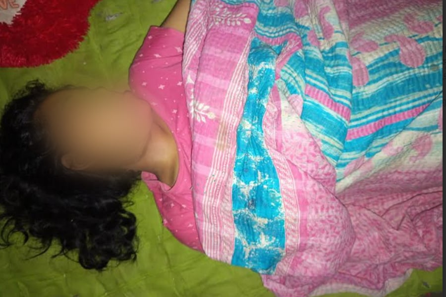 রাজারহাটে গলায় ওড়না পেঁচিয়ে এসএসসি পরীক্ষার্থীর আত্মহত্যা