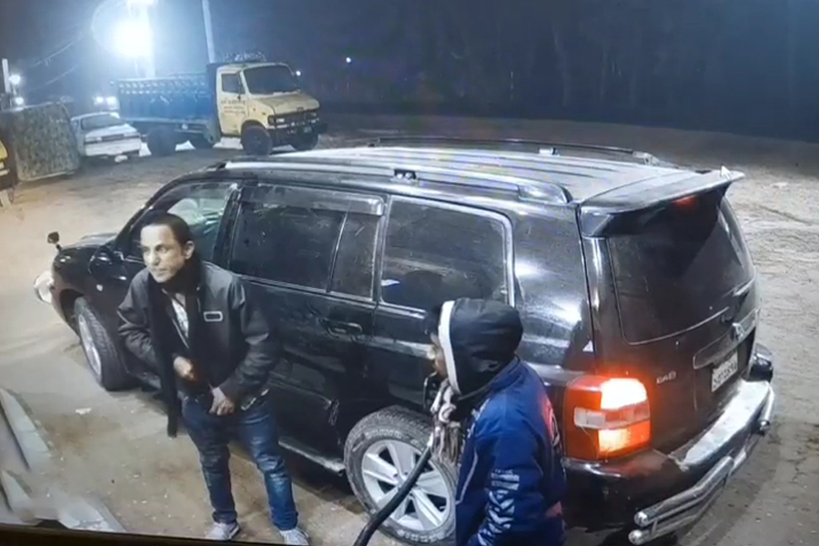 পাম্প কর্মচারীকে গাড়িচাপা দিয়ে হত্যা