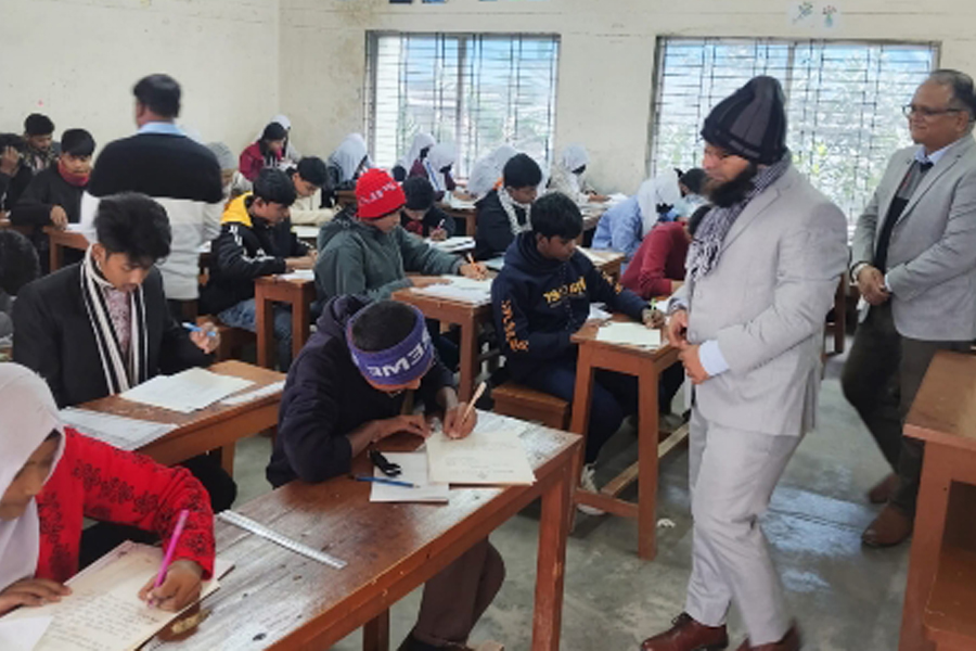 ২৪ টি কেন্দ্রে সুষ্ঠভাবে জুনিয়র ও দাখিল বৃত্তি পরীক্ষা