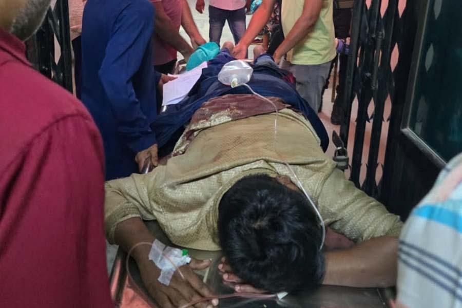 রাজশাহী বরেন্দ্র প্রেসক্লাব সভাপতির উপর সন্ত্রাসী হামলা