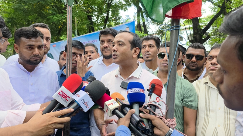 আইন করে শিক্ষাপ্রতিষ্ঠানে গুপ্ত রাজনীতি নিষিদ্ধ করতে হবে : রাকিব