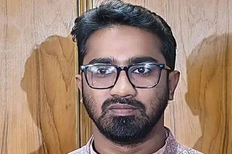 নিরাপত্তা ঝুঁকিতে নুর, বিদেশে চিকিৎসার দাবি রাশেদ খানের