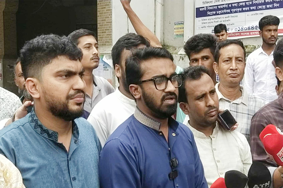 ১ সপ্তাহের মধ্যে নুরকে বিদেশে নেওয়া হতে পারে: রাশেদ খাঁন