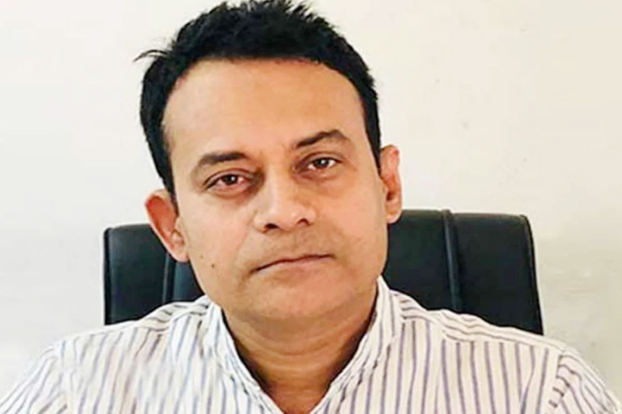 মন্ত্রিসভায় ডাক পেয়েছেন রবিউল আলম