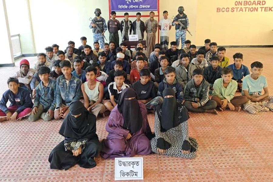 মালয়েশিয়া পাচারকালে নারী ও শিশুসহ ৫৫ জন উদ্ধার