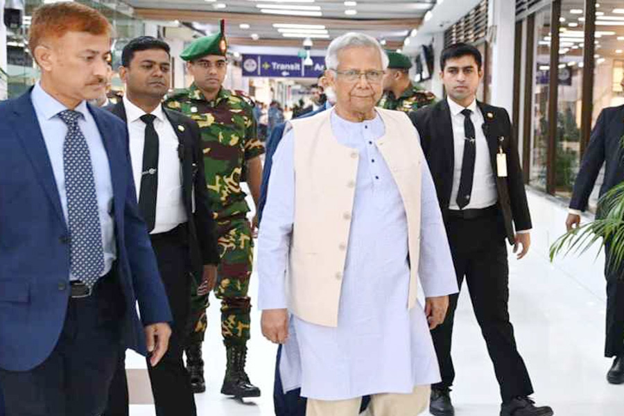 ইতালির উদ্দেশ্যে ঢাকা ছাড়লেন প্রধান উপদেষ্টা