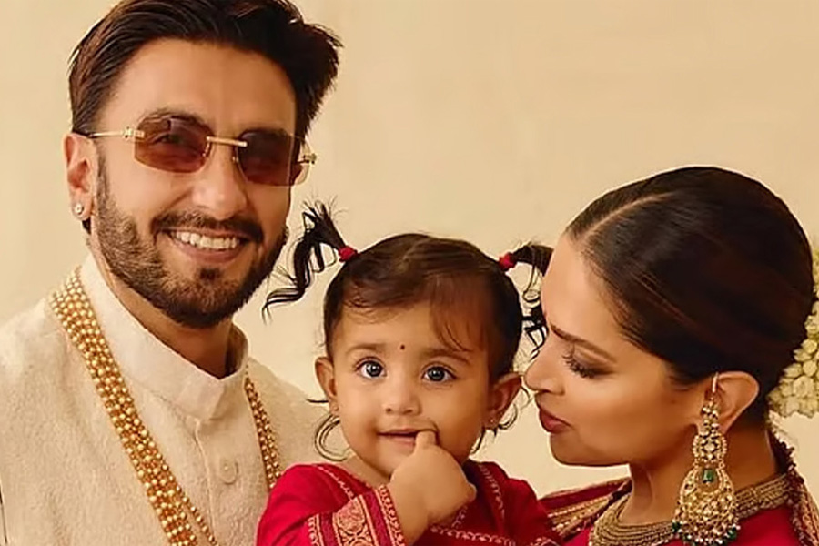 অবশেষে মেয়েকে প্রকাশ্যে আনলেন রণবীর-দীপিকা