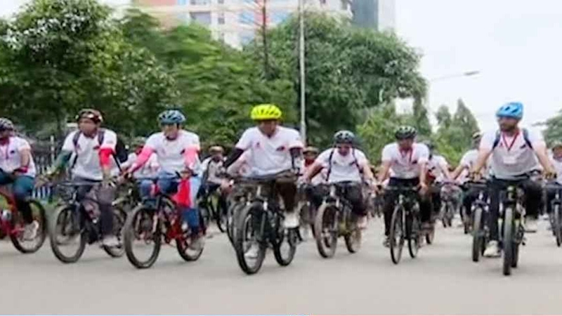 জুলাই গণঅভ্যুত্থান স্মরণে ঢাকায় সাইকেল র‍্যালি