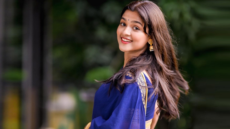‘আই লাভ ইউ’ কথাটিকে বিরক্তিকর : সাদিয়া আয়মান