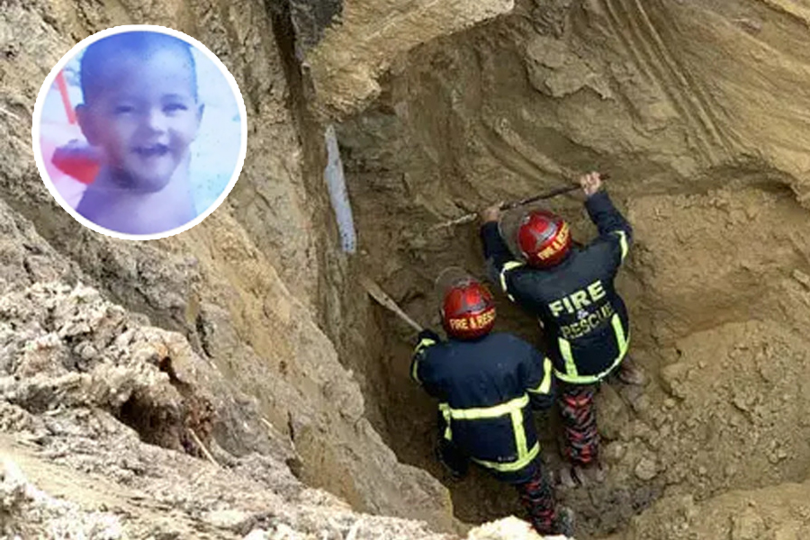 গভীর নলকূপে পড়া শিশু সাজিদকে জীবিত উদ্ধার