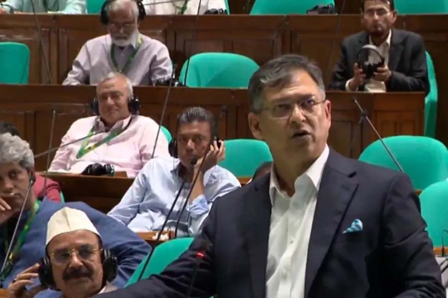 গায়ের জোরে বিসিবি দখল করেছিল ক্রীড়া উপদেষ্টা : স্বরাষ্ট্রমন্ত্রী