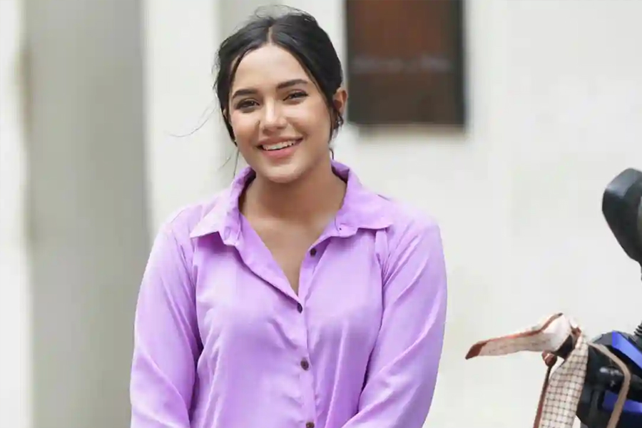 সাময়িক বিরতিতে যাচ্ছেন সামিরা খান মাহি