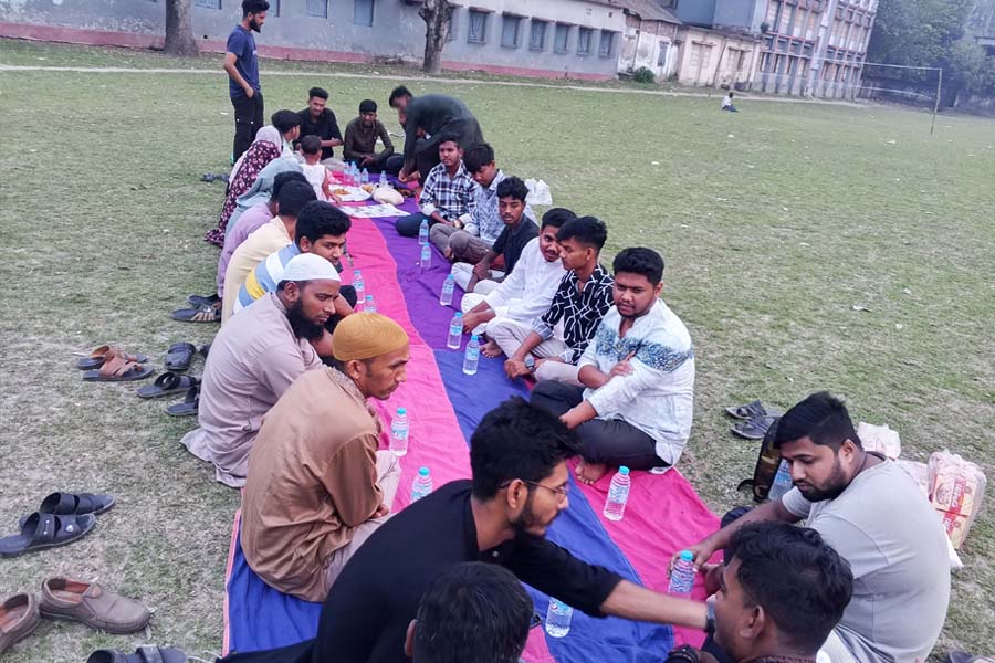 হেল্প ডেক্সের উদ্যোগে ইফতার মাহফিল ও নতুন কমিটি গঠন